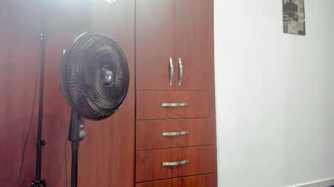 Gio online show from April 12, 2026, 2:38 am