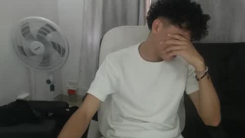 Snapshot of energy_lover_137 chatting on January 12, 2026, 5:07 pm Bunny online show from January 12, 2026, 5:07 pm