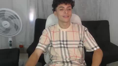 Snapshot of energy_lover_137 chatting on January 13, 2026, 6:46 pm Bunny online show from January 13, 2026, 6:46 pm