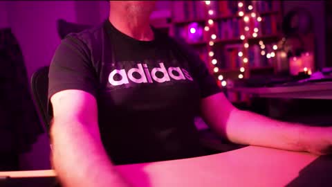 Snapshot of energybra chatting on October 16, 2025, 10:22 pm uk online show from October 16, 2025, 10:22 pm