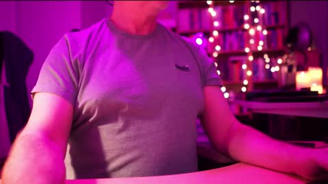 Snapshot of energybra chatting on November 22, 2025, 11:26 pm uk online show from November 22, 2025, 11:26 pm