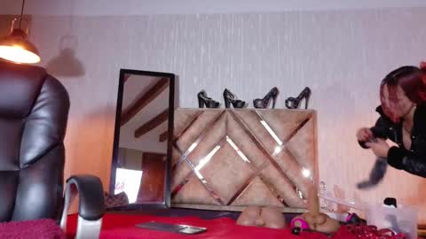 Snapshot of engel_devil chatting on February 5, 2026, 11:15 am Engel online show from February 5, 2026, 11:15 am