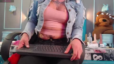 Snapshot of engel_devil chatting on February 27, 2026, 12:16 pm Engel online show from February 27, 2026, 12:16 pm