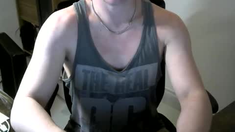 Snapshot of englishboi23 chatting on March 3, 2026, 12:17 am English Boy online show from March 3, 2026, 12:17 am