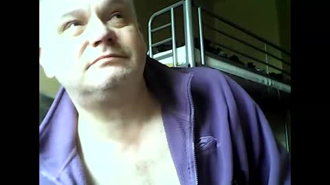 Snapshot of englishguysurrey chatting on December 3, 2024, 10:50 am englishguysurrey online show from December 3, 2024, 10:50 am