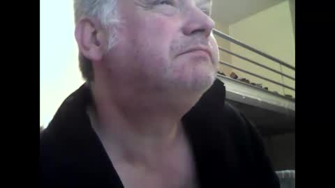 Snapshot of englishguysurrey chatting on October 15, 2025, 6:02 am englishguysurrey online show from October 15, 2025, 6:02 am