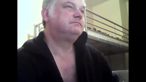 Snapshot of englishguysurrey chatting on October 16, 2025, 5:41 am englishguysurrey online show from October 16, 2025, 5:41 am