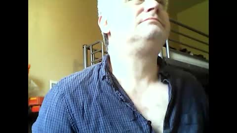 Snapshot of englishguysurrey chatting on October 30, 2025, 9:55 am englishguysurrey online show from October 30, 2025, 9:55 am