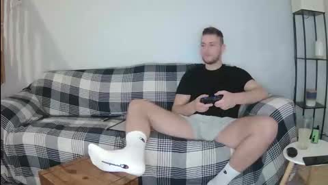Englishladxxx online show from April 23, 2026, 8:33 pm