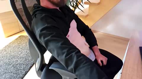 Pete online show from October 14, 2025, 11:33 am