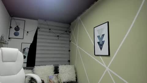 Enma clark online show from October 20, 2025, 4:02 am