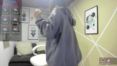 Snapshot of enma_clark chatting on February 9, 2026, 4:05 am Enma clark online show from February 9, 2026, 4:05 am