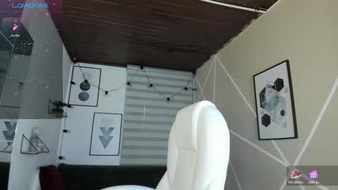 Snapshot of enma_clark chatting on February 15, 2026, 7:51 am Enma clark online show from February 15, 2026, 7:51 am