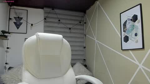 Enma clark online show from April 14, 2026, 3:12 am