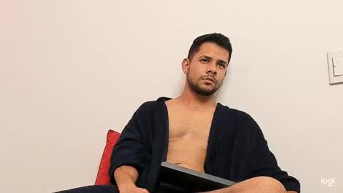 enmanuelgutierrez40 online show from January 10, 2026, 6:37 am