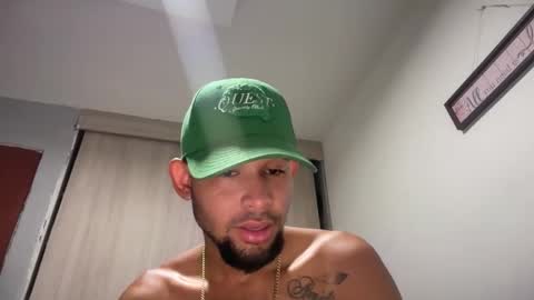 Snapshot of enyel_100 chatting on May 1, 2026, 8:19 am enyel_100 online show from May 1, 2026, 8:19 am