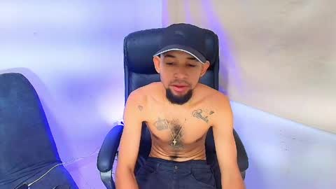 Snapshot of enyel_100 chatting on May 9, 2026, 8:58 pm enyel_100 online show from May 9, 2026, 8:58 pm