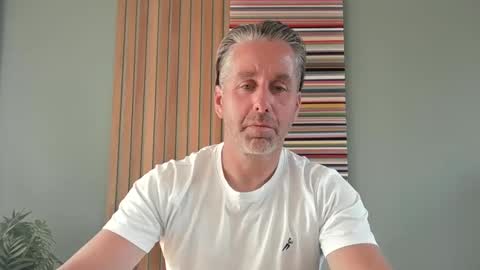 Snapshot of enzoenzo7 chatting on May 27, 2026, 7:49 am Enzos Massive Cock online show from May 27, 2026, 7:49 am