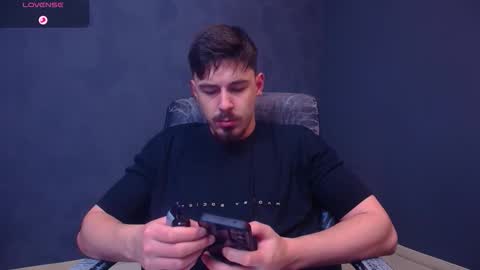 EnzoRace online show from December 16, 2025, 6:07 am