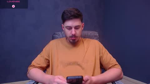 EnzoRace online show from December 23, 2025, 6:11 am