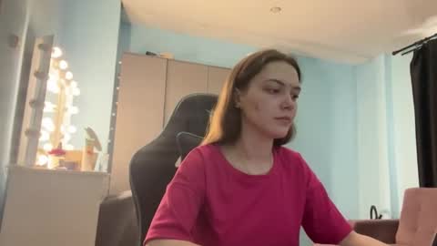 Lily online show from March 3, 2026, 4:18 am