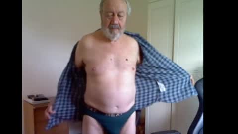 Snapshot of erasmus_d chatting on April 22, 2026, 4:52 pm erasmus_d online show from April 22, 2026, 4:52 pm
