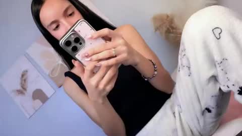 Snapshot of eres_guapa chatting on May 12, 2026, 5:04 am Elisa online show from May 12, 2026, 5:04 am