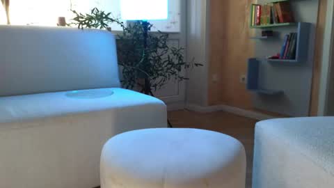 Call me Erica online show from February 19, 2025, 3:39 am