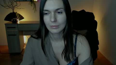Snapshot of ericapowers chatting on December 5, 2024, 11:05 am EricaPowers online show from December 5, 2024, 11:05 am