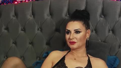 Snapshot of ericarosse chatting on December 21, 2024, 7:49 pm Erica online show from December 21, 2024, 7:49 pm