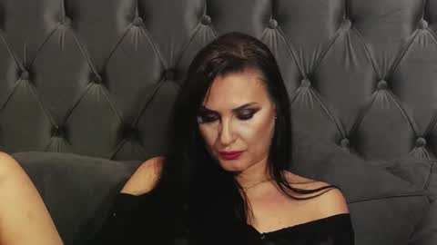 Snapshot of ericarosse chatting on January 30, 2025, 8:10 pm Erica online show from January 30, 2025, 8:10 pm