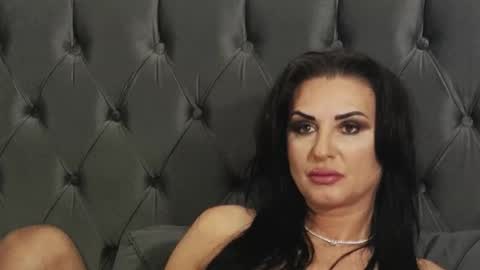 Snapshot of ericarosse chatting on February 7, 2025, 7:59 pm Erica online show from February 7, 2025, 7:59 pm