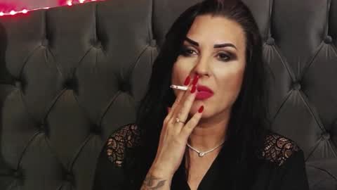 Snapshot of ericarosse chatting on February 8, 2025, 7:49 pm Erica online show from February 8, 2025, 7:49 pm