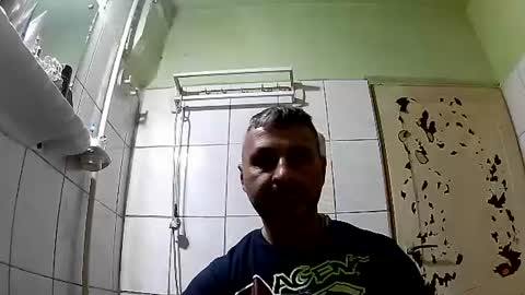 Snapshot of ericboy32 chatting on December 2, 2024, 12:19 am eric online show from December 2, 2024, 12:19 am