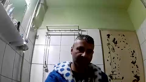 Snapshot of ericboy32 chatting on December 9, 2024, 2:56 am eric online show from December 9, 2024, 2:56 am