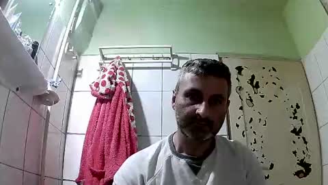 Snapshot of ericboy32 chatting on December 25, 2024, 10:16 pm eric online show from December 25, 2024, 10:16 pm