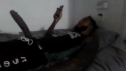 Snapshot of ericbuck chatting on December 18, 2024, 2:32 am Eric Buck online show from December 18, 2024, 2:32 am