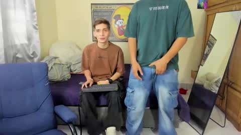 erick_de_rossee online show from October 8, 2025, 8:39 pm