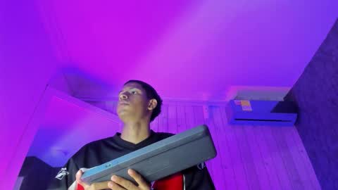 Snapshot of erick_wal chatting on October 12, 2025, 11:15 pm online show from October 12, 2025, 11:15 pm