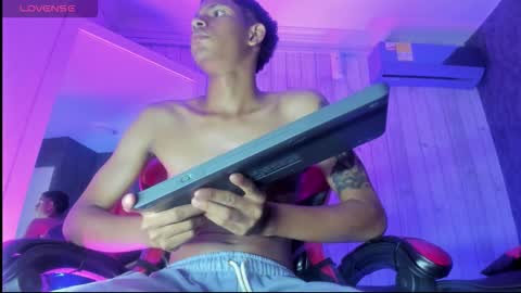 Snapshot of erick_wal chatting on October 20, 2025, 4:35 am online show from October 20, 2025, 4:35 am