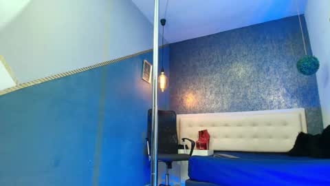   online show from October 4, 2025, 2:42 am