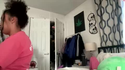 Snapshot of erik339102554 chatting on November 4, 2025, 7:02 pm Lea Erik online show from November 4, 2025, 7:02 pm