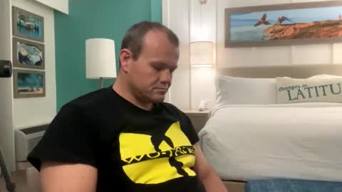 Snapshot of erik339102554 chatting on November 22, 2025, 11:26 pm Lea Erik online show from November 22, 2025, 11:26 pm