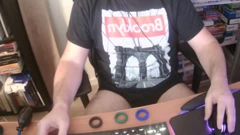 Snapshot of erik_dapper chatting on January 14, 2026, 5:29 pm Erik Dapper online show from January 14, 2026, 5:29 pm