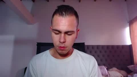 Snapshot of erik_rodriguez chatting on December 21, 2025, 11:28 am Erik rodriguez online show from December 21, 2025, 11:28 am