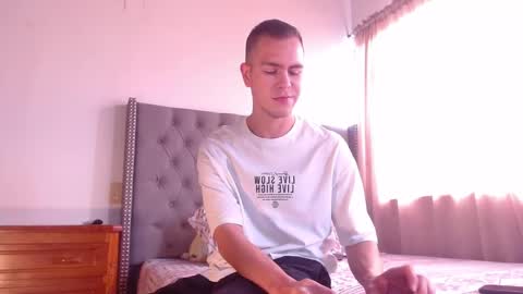 Snapshot of erik_rodriguez chatting on February 22, 2026, 3:54 pm Erik rodriguez online show from February 22, 2026, 3:54 pm