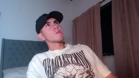 Snapshot of erik_rodriguez chatting on June 27, 2026, 12:59 am Erik rodriguez online show from June 27, 2026, 12:59 am