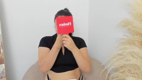 Snapshot of erika_mendez1 chatting on December 12, 2024, 8:43 pm Erika Mendez online show from December 12, 2024, 8:43 pm