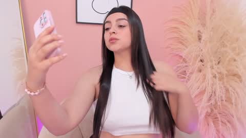 Snapshot of erika_mendez1 chatting on January 14, 2025, 8:15 pm Erika Mendez online show from January 14, 2025, 8:15 pm