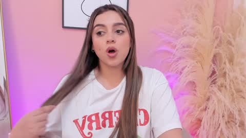 Snapshot of erika_mendez1 chatting on February 4, 2025, 6:49 pm Erika Mendez online show from February 4, 2025, 6:49 pm